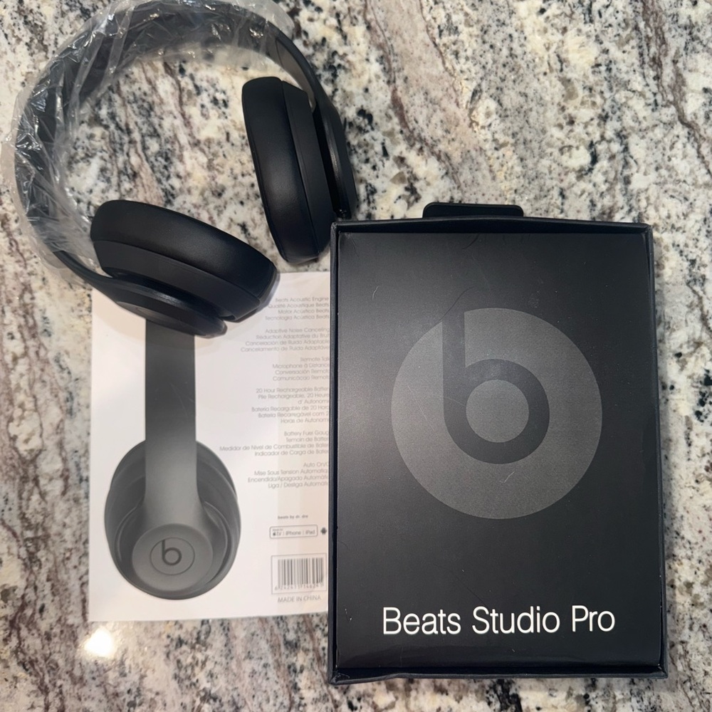 Beats Studio Pro Wireless Headphones - Black